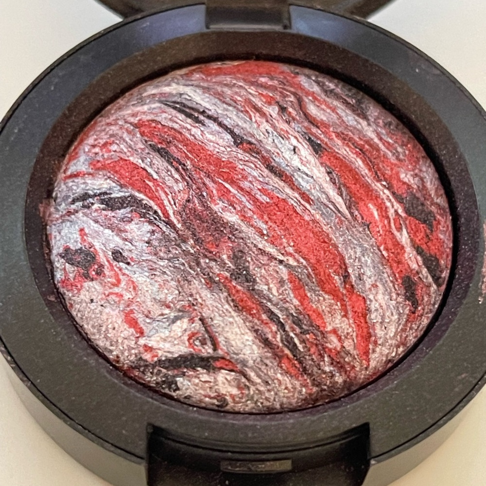 RARE 2010 MAC Rodarte Bordertown Eyeshadow | Discontinued Collector Item - Picture 2 of 3